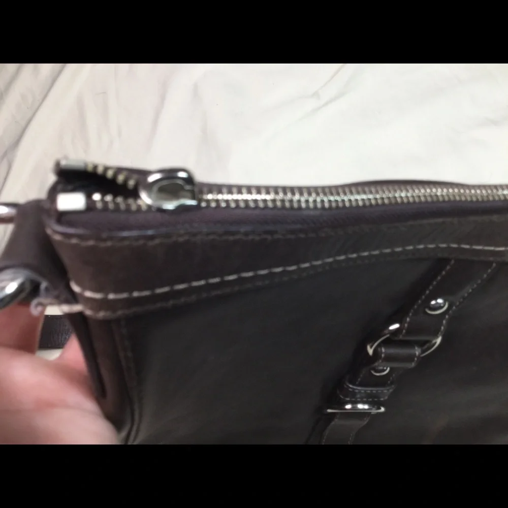 Coach Brown Leather Chelsea Hobo Crossbody READ